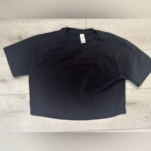 Lululemon cropped T-shirt